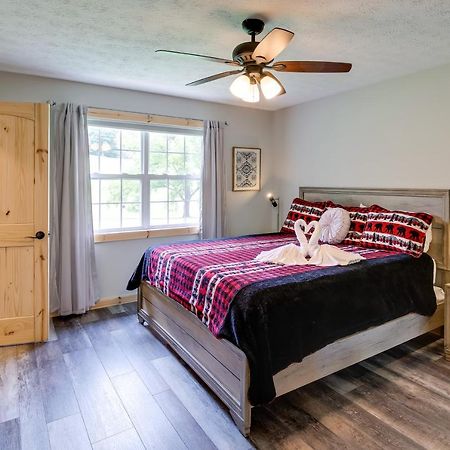 Sevierville Cabin With Private Hot Tub And Fire Pit Exteriör bild