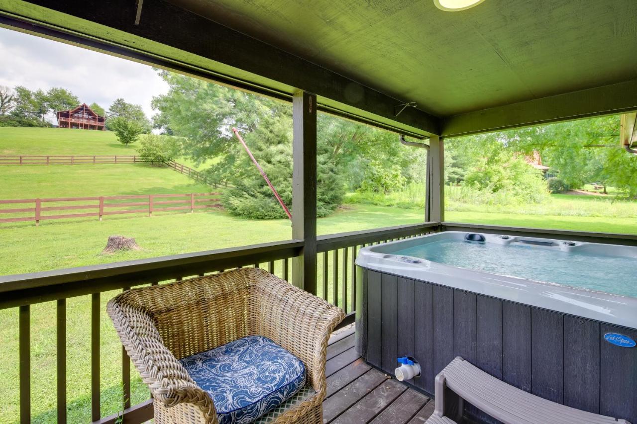 Sevierville Cabin With Private Hot Tub And Fire Pit Exteriör bild