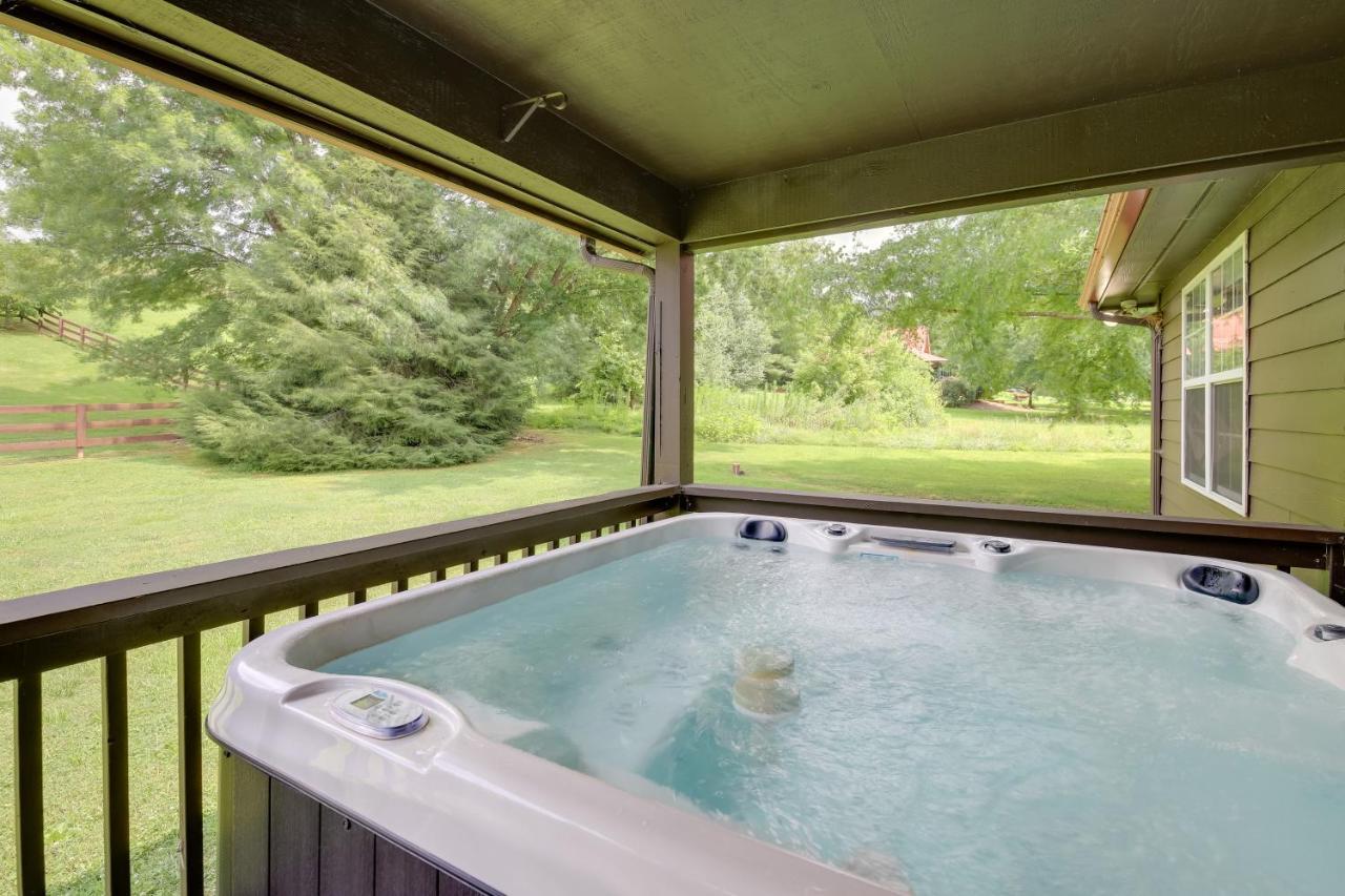 Sevierville Cabin With Private Hot Tub And Fire Pit Exteriör bild